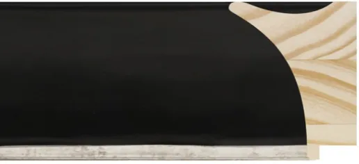 Motllura negra lacada.